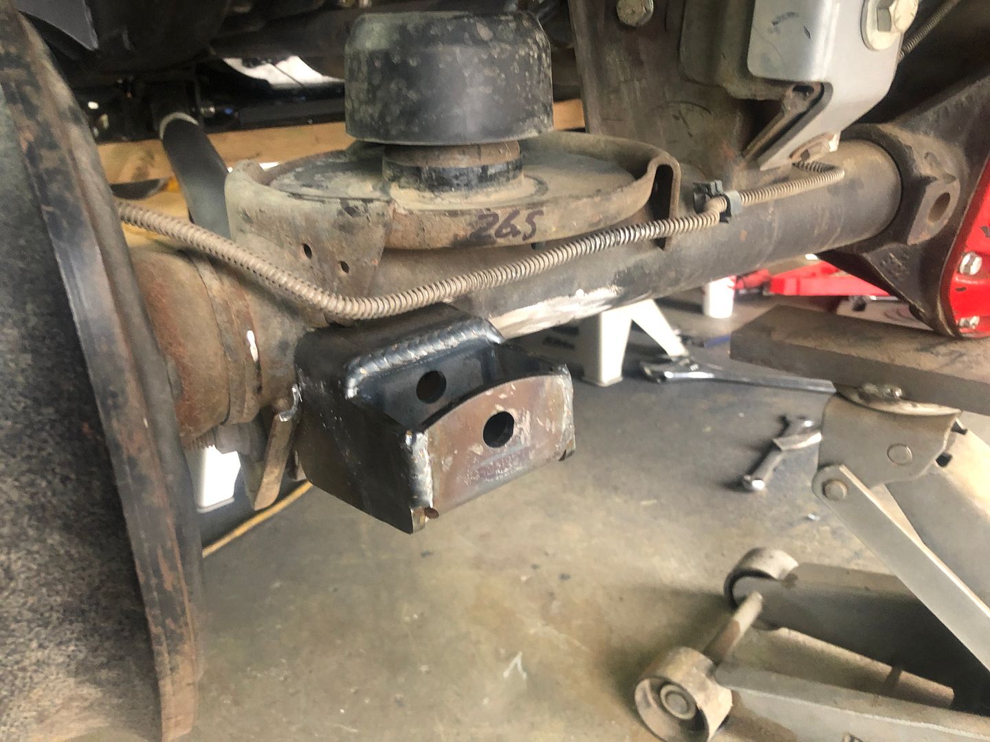 TJ rear shock outboard